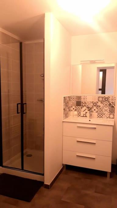 Logement Neuf Et Cosy Proche Centre Ville Chinon Eksteriør bilde